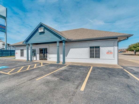 525 E Main St, Midlothian, TX 76065